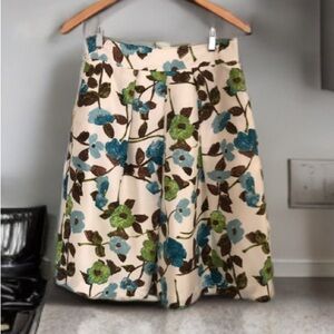 Banana Republic Ivory Floral Silk Full Skirt Size 6 Excellent Condition
